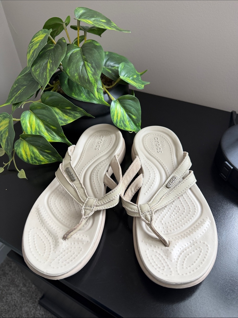 CROCS Beige/Tan Comfort Thong Sandals